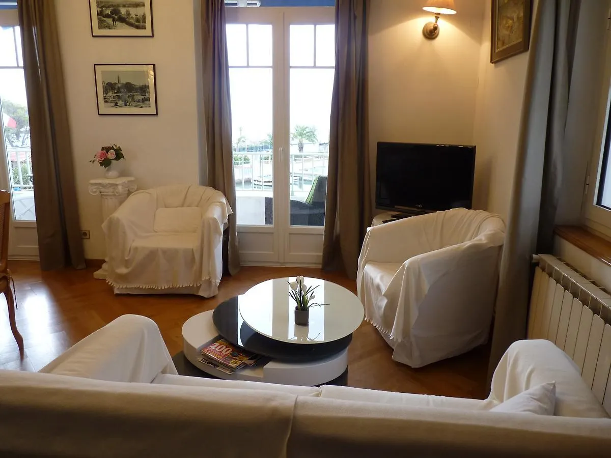Les Colonnes Apartment Sanary-sur-Mer 0*,  France