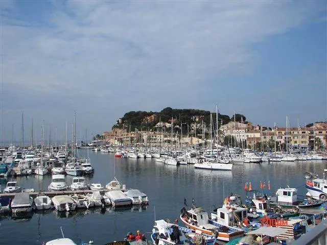 Les Colonnes Apartment Sanary-sur-Mer